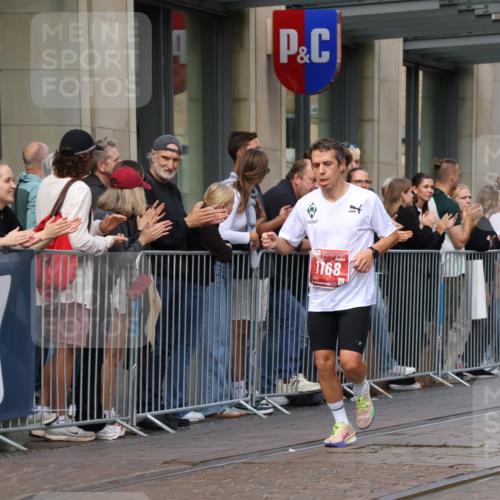 13.09.2026 - 21. swb-Marathon Bremen Strokosch-Dieckow http://msf.ph/oto/10386504 13.09.2026 12:53:43 Ziel 1256, 1629, 5160, 6112, 9399, 9617, 13212, 272, 1089, 1168, 1606, 2352, 3080, 3606 meine-sportfotos.de