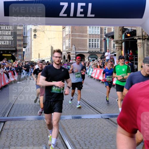 13.09.2026 - 21. swb-Marathon Bremen Tim E. http://msf.ph/oto/10386505 13.09.2026 13:25:41 Ziel 209, 260, 1119, 1650, 1658, 2046, 3168, 3187, 4294, 4459, 5755, 5814, 6113, 6380, 7252, 7306, 7326, 8357, 8695, 8769, 9036, 9299, 9460, 9468, 9563, 13025 meine-sportfotos.de