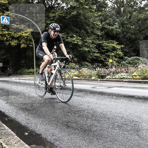 13.09.2026 - Stadtparktriathlon H.Heesch http://msf.ph/oto/10386509 13.09.2026 12:01:23 Radfahren 835, 861, 939, 995, 1027 meine-sportfotos.de