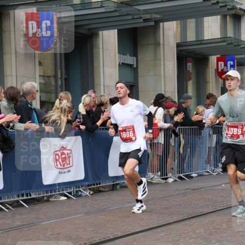 13.09.2026 - 21. swb-Marathon Bremen Strokosch-Dieckow http://msf.ph/oto/10386551 13.09.2026 12:53:51 Ziel 1256, 1629, 6112, 9399, 9617, 272, 1089, 1168, 1606, 2352, 3606, 5160, 13212 meine-sportfotos.de