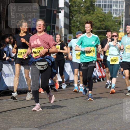 13.09.2026 - 21. swb-Marathon Bremen Strokosch-Dieckow http://msf.ph/oto/10386572 13.09.2026 11:08:06 Ziel 10363, 10364, 10580, 10595, 10660, 10661, 10674, 10830, 10871, 10907, 10935, 10937, 11037, 11223, 11515, 11643, 11924, 11934, 12024, 12097, 12167, 12168, 12194, 12307, 12509, 12511, 12512, 10135, 10188, 10793, 10851, 10859, 11032, 11263, 11509, 12315, 12325, 12384 meine-sportfotos.de