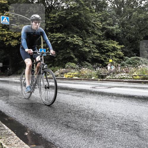 13.09.2026 - Stadtparktriathlon H.Heesch http://msf.ph/oto/10386616 13.09.2026 12:02:28 Radfahren 756, 933, 959, 987, 1016 meine-sportfotos.de
