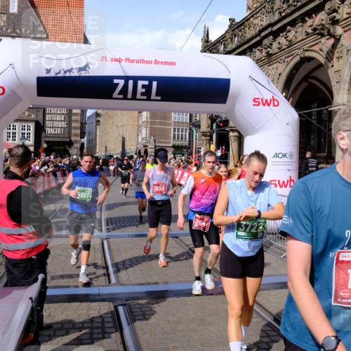 13.09.2026 - 21. swb-Marathon Bremen Tim E. http://msf.ph/oto/10386622 13.09.2026 13:26:10 Ziel 150, 1163, 1458, 1647, 2033, 2062, 2421, 2708, 2781, 2987, 3248, 3516, 3722, 4067, 4161, 4411, 4439, 4476, 4842, 5013, 5139, 5558, 5622, 5701, 6135, 6605, 7638, 7780, 8271, 8361, 8592, 9266, 9794 meine-sportfotos.de