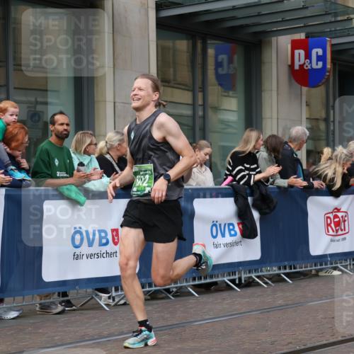 13.09.2026 - 21. swb-Marathon Bremen Strokosch-Dieckow http://msf.ph/oto/10386639 13.09.2026 12:53:54 Ziel 1256, 1629, 6112, 9399, 9617, 272, 1089, 1168, 1606, 3606, 5160, 13212 meine-sportfotos.de