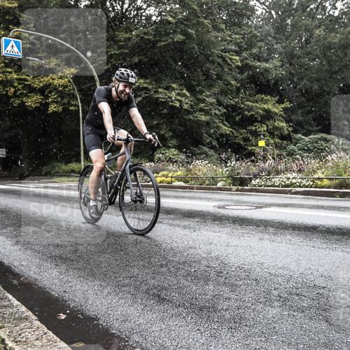 13.09.2026 - Stadtparktriathlon H.Heesch http://msf.ph/oto/10386644 13.09.2026 12:02:37 Radfahren 854, 860, 880, 946, 1029 meine-sportfotos.de