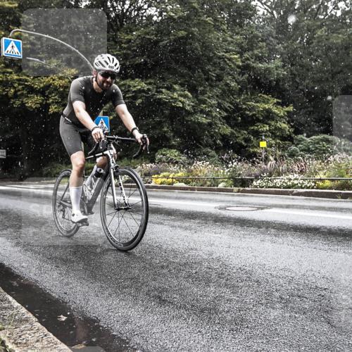 13.09.2026 - Stadtparktriathlon H.Heesch http://msf.ph/oto/10386649 13.09.2026 12:02:38 Radfahren 854, 860, 946, 1029 meine-sportfotos.de