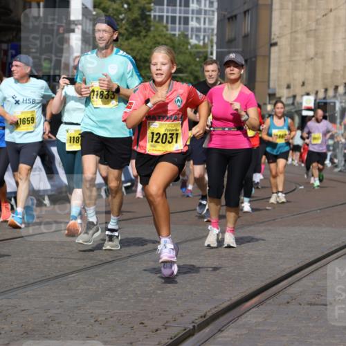 13.09.2026 - 21. swb-Marathon Bremen Strokosch-Dieckow http://msf.ph/oto/10386660 13.09.2026 11:08:09 Ziel 10139, 10595, 10660, 10661, 10674, 10830, 10871, 10935, 10937, 11037, 11515, 11643, 12024, 12031, 12066, 12097, 12194, 12307, 12509, 12511, 12512, 10135, 10188, 10793, 10851, 11032, 11124, 11263, 11509, 12073, 12315, 12325 meine-sportfotos.de