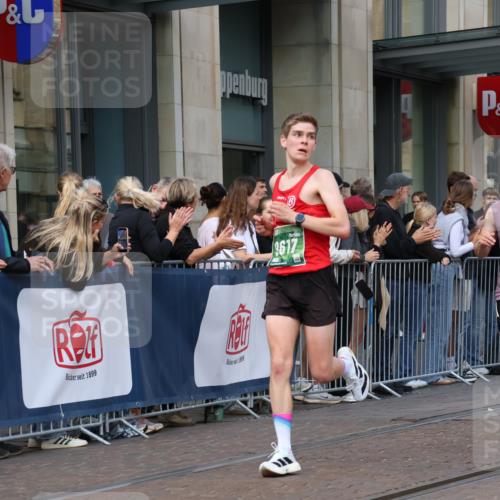 13.09.2026 - 21. swb-Marathon Bremen Strokosch-Dieckow http://msf.ph/oto/10386661 13.09.2026 12:53:56 Ziel 1256, 1629, 6112, 9399, 9617, 272, 1089, 1168, 1606, 5160, 13212 meine-sportfotos.de