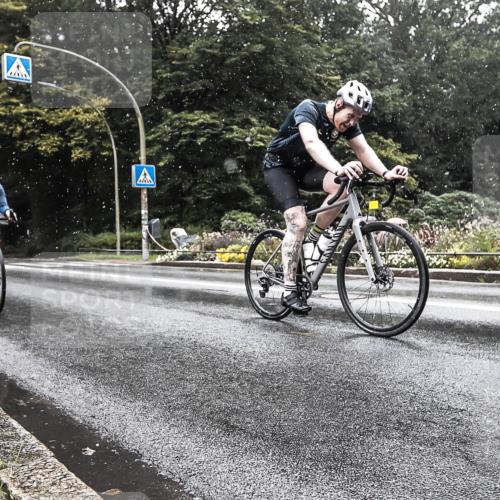 13.09.2026 - Stadtparktriathlon H.Heesch http://msf.ph/oto/10386677 13.09.2026 12:02:54 Radfahren 758, 856, 925 meine-sportfotos.de