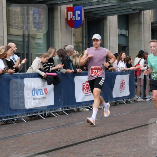 13.09.2026 - 21. swb-Marathon Bremen Strokosch-Dieckow http://msf.ph/oto/10386690 13.09.2026 12:53:58 Ziel 1256, 1629, 6112, 9399, 9617, 272, 1606, 5160, 13212 meine-sportfotos.de