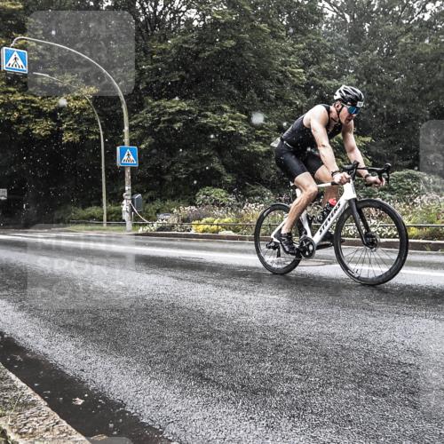 13.09.2026 - Stadtparktriathlon H.Heesch http://msf.ph/oto/10386705 13.09.2026 12:03:07 Radfahren 905, 927, 950 meine-sportfotos.de