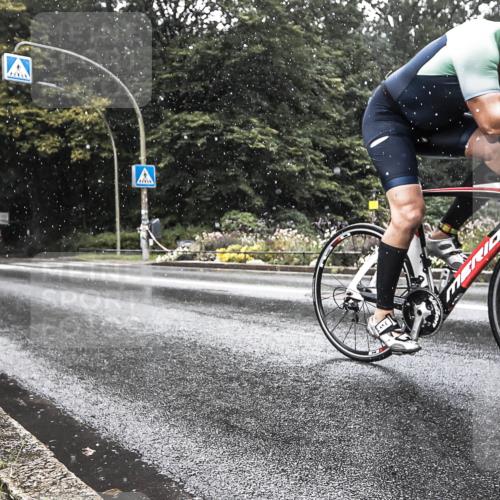 13.09.2026 - Stadtparktriathlon H.Heesch http://msf.ph/oto/10386709 13.09.2026 12:03:14 Radfahren 831, 879, 919, 990, 997 meine-sportfotos.de