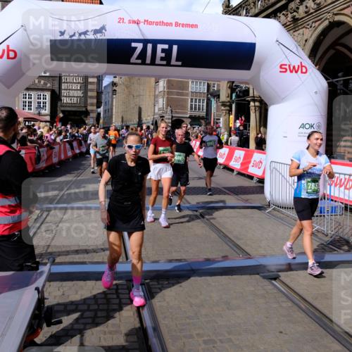 13.09.2026 - 21. swb-Marathon Bremen Tim E. http://msf.ph/oto/10386715 13.09.2026 13:26:19 Ziel 1163, 1647, 1896, 2062, 2666, 2708, 2987, 3248, 3516, 4067, 4476, 4724, 5013, 5558, 5701, 5854, 6135, 6605, 6886, 7638, 7780, 8271, 8361, 8592, 8635, 9266, 9794 meine-sportfotos.de
