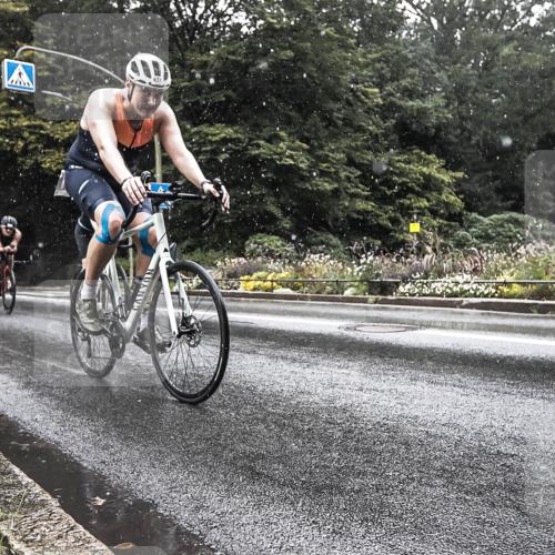13.09.2026 - Stadtparktriathlon H.Heesch http://msf.ph/oto/10386716 13.09.2026 12:03:15 Radfahren 831, 879, 919, 990, 997 meine-sportfotos.de