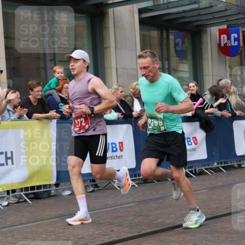 13.09.2026 - 21. swb-Marathon Bremen Strokosch-Dieckow http://msf.ph/oto/10386718 13.09.2026 12:53:59 Ziel 1256, 1629, 6112, 9399, 9617, 272, 1606, 5160, 13212 meine-sportfotos.de