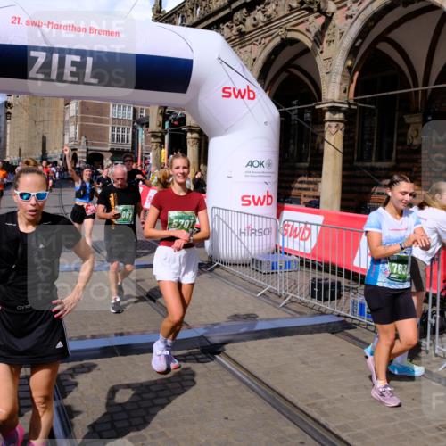 13.09.2026 - 21. swb-Marathon Bremen Tim E. http://msf.ph/oto/10386743 13.09.2026 13:26:20 Ziel 1163, 1647, 1896, 2062, 2666, 2708, 2987, 3248, 3516, 4067, 4476, 4724, 5558, 5701, 5854, 6135, 6605, 6886, 7638, 7780, 8271, 8361, 8592, 8635, 9266, 9794 meine-sportfotos.de