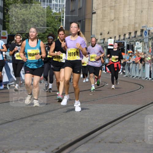 13.09.2026 - 21. swb-Marathon Bremen Strokosch-Dieckow http://msf.ph/oto/10386751 13.09.2026 11:08:14 Ziel 10139, 10660, 10661, 10674, 10830, 10871, 10937, 11037, 11044, 11378, 11404, 11515, 11833, 11958, 12024, 12031, 12066, 12097, 12307, 12511, 12512, 10851, 11124, 11509, 11560, 11561, 11888, 11968, 12073, 12164, 12315, 12325, 12410 meine-sportfotos.de