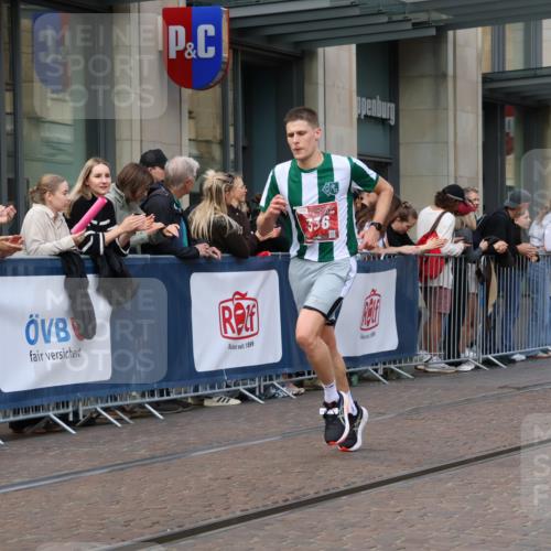 13.09.2026 - 21. swb-Marathon Bremen Strokosch-Dieckow http://msf.ph/oto/10386758 13.09.2026 12:54:13 Ziel 1020, 1256, 1629, 5160, 6112, 9399, 9617 meine-sportfotos.de