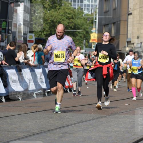 13.09.2026 - 21. swb-Marathon Bremen Strokosch-Dieckow http://msf.ph/oto/10386771 13.09.2026 11:08:19 Ziel 10139, 10404, 10493, 10660, 10674, 10767, 10859, 10937, 11044, 11378, 11404, 11659, 11831, 11833, 11958, 12024, 12031, 12066, 12160, 12248, 12384, 12389, 12511, 12512, 10229, 11065, 11124, 11509, 11560, 11561, 11678, 11888, 11968, 12073, 12164, 12315, 12410, 12516 meine-sportfotos.de