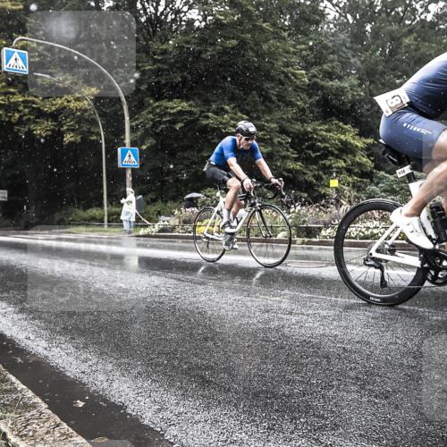 13.09.2026 - Stadtparktriathlon H.Heesch http://msf.ph/oto/10386777 13.09.2026 12:04:02 Radfahren 833, 836, 958 meine-sportfotos.de