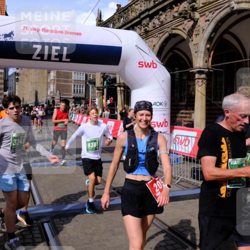 13.09.2026 - 21. swb-Marathon Bremen Tim E. http://msf.ph/oto/10386778 13.09.2026 13:26:23 Ziel 1896, 2062, 2666, 2708, 3248, 3516, 4067, 4476, 4723, 4724, 5558, 5701, 5854, 5906, 6605, 6886, 7638, 8361, 8592, 8635, 9266, 9794 meine-sportfotos.de