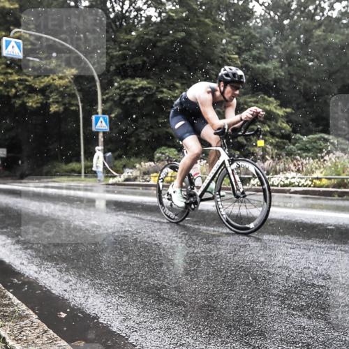 13.09.2026 - Stadtparktriathlon H.Heesch http://msf.ph/oto/10386800 13.09.2026 12:04:14 Radfahren 762, 972 meine-sportfotos.de
