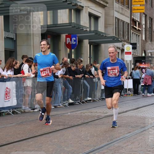 13.09.2026 - 21. swb-Marathon Bremen Strokosch-Dieckow http://msf.ph/oto/10386809 13.09.2026 12:54:22 Ziel 1020, 1256, 1629, 6112, 9399, 9617 meine-sportfotos.de