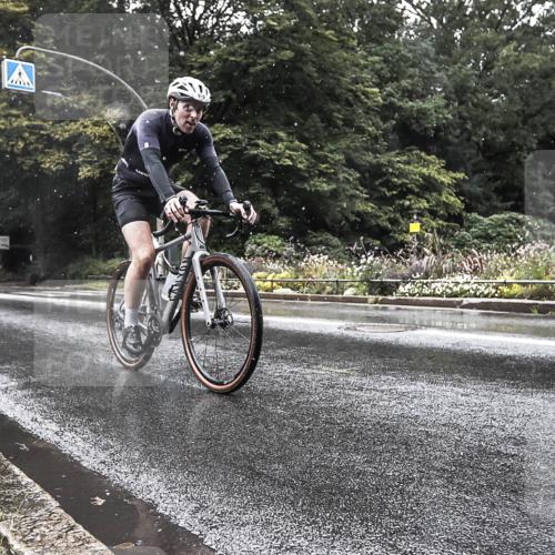 13.09.2026 - Stadtparktriathlon H.Heesch http://msf.ph/oto/10386851 13.09.2026 12:04:51 Radfahren 858, 979 meine-sportfotos.de