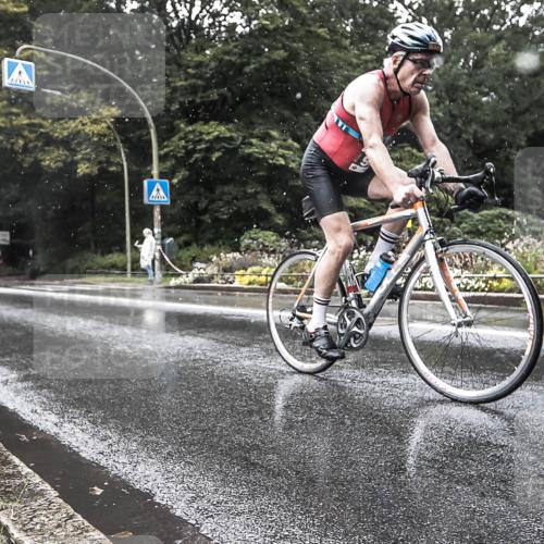 13.09.2026 - Stadtparktriathlon H.Heesch http://msf.ph/oto/10386860 13.09.2026 12:05:02 Radfahren 896, 932 meine-sportfotos.de