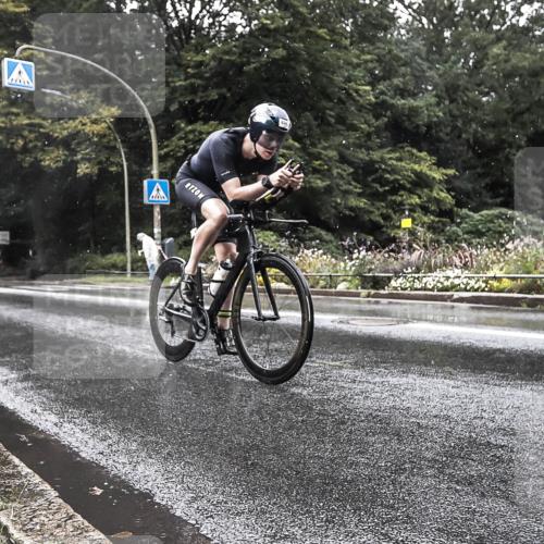 13.09.2026 - Stadtparktriathlon H.Heesch http://msf.ph/oto/10386865 13.09.2026 12:05:03 Radfahren 896, 932 meine-sportfotos.de