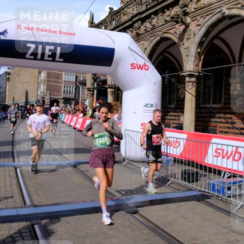 13.09.2026 - 21. swb-Marathon Bremen Tim E. http://msf.ph/oto/10386909 13.09.2026 13:26:35 Ziel 1649, 1896, 2434, 2658, 3603, 3983, 4723, 4724, 5747, 5854, 5906, 5934, 5992, 6230, 6639, 6886, 7626, 8635, 8817, 13195 meine-sportfotos.de