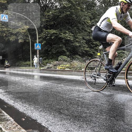 13.09.2026 - Stadtparktriathlon H.Heesch http://msf.ph/oto/10386916 13.09.2026 12:05:56 Radfahren 864, 894, 1051 meine-sportfotos.de