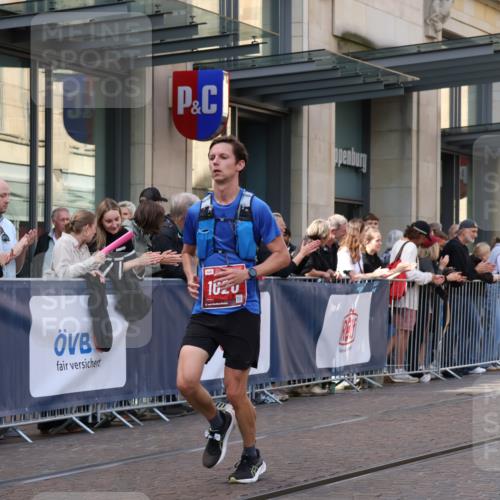13.09.2026 - 21. swb-Marathon Bremen Strokosch-Dieckow http://msf.ph/oto/10386920 13.09.2026 12:54:46 Ziel 3744, 13085, 1020 meine-sportfotos.de