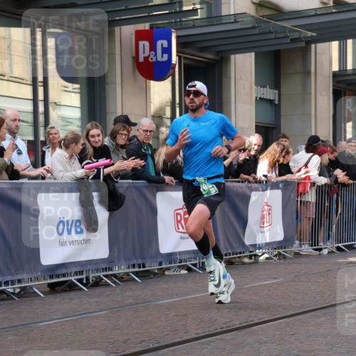 13.09.2026 - 21. swb-Marathon Bremen Strokosch-Dieckow http://msf.ph/oto/10386941 13.09.2026 12:54:48 Ziel 3744, 13085, 1020 meine-sportfotos.de
