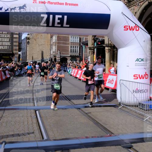 13.09.2026 - 21. swb-Marathon Bremen Tim E. http://msf.ph/oto/10386942 13.09.2026 13:26:38 Ziel 1649, 2434, 2658, 3603, 3983, 4723, 5747, 5854, 5906, 5934, 5992, 6230, 6639, 7626, 8817, 13195 meine-sportfotos.de