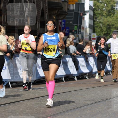 13.09.2026 - 21. swb-Marathon Bremen Strokosch-Dieckow http://msf.ph/oto/10386944 13.09.2026 11:08:28 Ziel 10135, 10139, 10188, 10404, 10493, 10767, 10793, 10851, 10859, 11032, 11044, 11263, 11378, 11404, 11659, 11831, 11833, 11958, 12031, 12066, 12160, 12248, 12325, 12384, 12389, 10229, 10399, 10609, 11065, 11358, 11678, 11710, 11834, 12162, 12516 meine-sportfotos.de