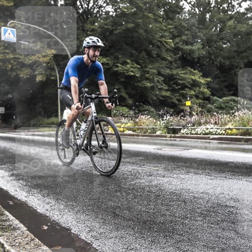 13.09.2026 - Stadtparktriathlon H.Heesch http://msf.ph/oto/10386961 13.09.2026 12:06:33 Radfahren 823, 911, 934, 998, 1049 meine-sportfotos.de