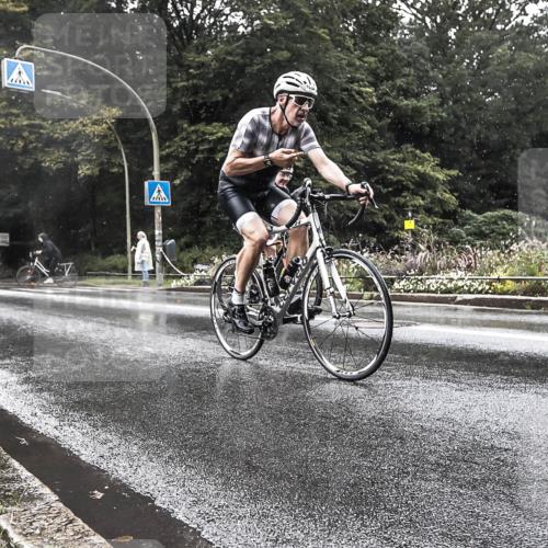 13.09.2026 - Stadtparktriathlon H.Heesch http://msf.ph/oto/10386983 13.09.2026 12:06:54 Radfahren 895, 922, 986, 1066 meine-sportfotos.de