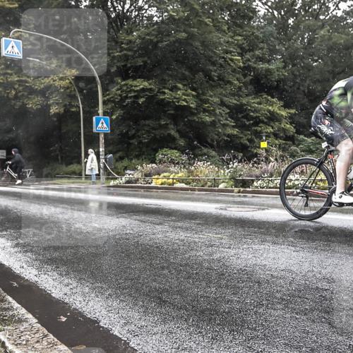 13.09.2026 - Stadtparktriathlon H.Heesch http://msf.ph/oto/10386989 13.09.2026 12:06:54 Radfahren 895, 922, 986, 1066 meine-sportfotos.de