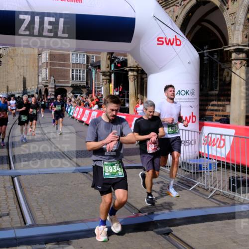 13.09.2026 - 21. swb-Marathon Bremen Tim E. http://msf.ph/oto/10386996 13.09.2026 13:26:39 Ziel 1368, 1649, 2434, 2658, 3603, 3983, 4723, 5747, 5906, 5934, 5992, 6230, 6639, 7626, 8817, 13195 meine-sportfotos.de