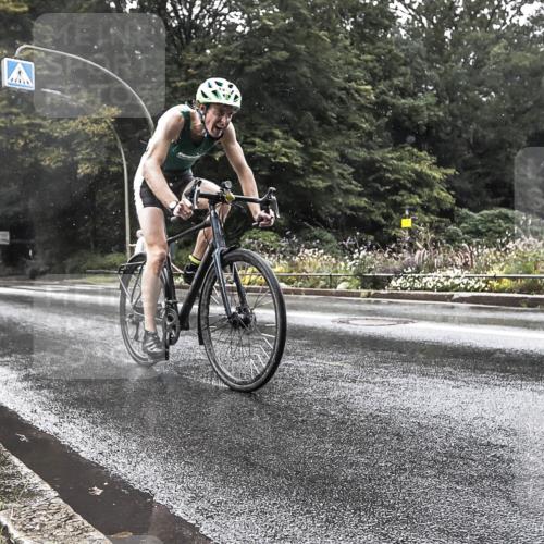 13.09.2026 - Stadtparktriathlon H.Heesch http://msf.ph/oto/10386997 13.09.2026 12:07:04 Radfahren 816, 830, 902, 957, 1061 meine-sportfotos.de