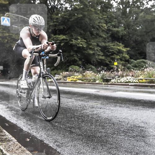 13.09.2026 - Stadtparktriathlon H.Heesch http://msf.ph/oto/10387024 13.09.2026 12:07:12 Radfahren 803, 851, 1057 meine-sportfotos.de