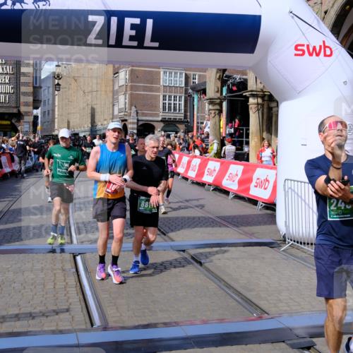 13.09.2026 - 21. swb-Marathon Bremen Tim E. http://msf.ph/oto/10387039 13.09.2026 13:26:42 Ziel 1368, 1649, 2434, 2658, 3603, 3983, 4077, 4723, 5747, 5934, 5992, 6230, 6639, 7626, 8817, 9260, 13195 meine-sportfotos.de