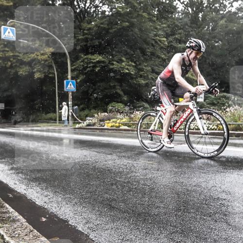 13.09.2026 - Stadtparktriathlon H.Heesch http://msf.ph/oto/10387049 13.09.2026 12:07:35 Radfahren 832, 1011, 1054 meine-sportfotos.de