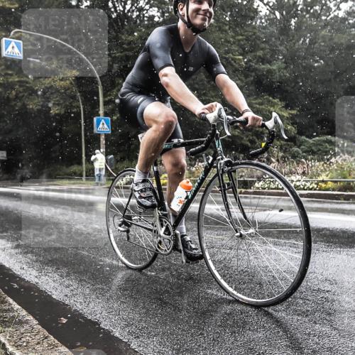 13.09.2026 - Stadtparktriathlon H.Heesch http://msf.ph/oto/10387062 13.09.2026 12:07:50 Radfahren 870, 878, 1040 meine-sportfotos.de