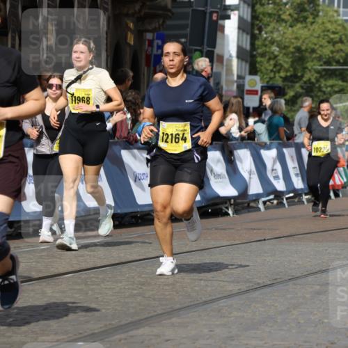 13.09.2026 - 21. swb-Marathon Bremen Strokosch-Dieckow http://msf.ph/oto/10387068 13.09.2026 11:08:34 Ziel 10135, 10188, 10404, 10493, 10767, 10793, 10851, 10859, 11032, 11263, 11509, 11659, 11831, 12160, 12248, 12315, 12325, 12384, 12389, 10399, 10469, 10609, 11358, 11421, 11710, 11718, 11834, 12162, 12256, 12517 meine-sportfotos.de
