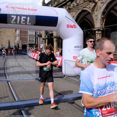 13.09.2026 - 21. swb-Marathon Bremen Tim E. http://msf.ph/oto/10387074 13.09.2026 13:26:49 Ziel 1368, 1649, 2658, 2779, 3526, 3603, 4077, 5747, 5992, 6230, 6375, 6548, 6639, 7626, 9260, 13195 meine-sportfotos.de
