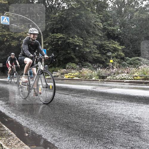 13.09.2026 - Stadtparktriathlon H.Heesch http://msf.ph/oto/10387096 13.09.2026 12:08:29 Radfahren 761, 961, 1058 meine-sportfotos.de