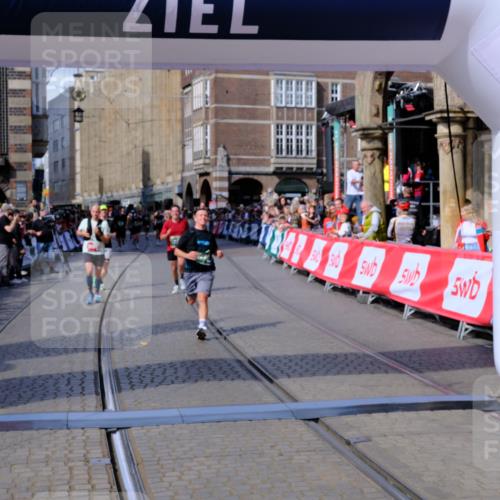 13.09.2026 - 21. swb-Marathon Bremen Tim E. http://msf.ph/oto/10387099 13.09.2026 13:26:52 Ziel 1368, 1649, 2779, 3526, 3603, 3852, 4077, 4598, 5992, 6289, 6375, 6548, 9260, 13195 meine-sportfotos.de