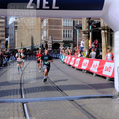 13.09.2026 - 21. swb-Marathon Bremen Tim E. http://msf.ph/oto/10387108 13.09.2026 13:26:52 Ziel 1368, 1649, 2779, 3526, 3603, 3852, 4077, 4598, 5992, 6289, 6375, 6548, 9260, 13195 meine-sportfotos.de